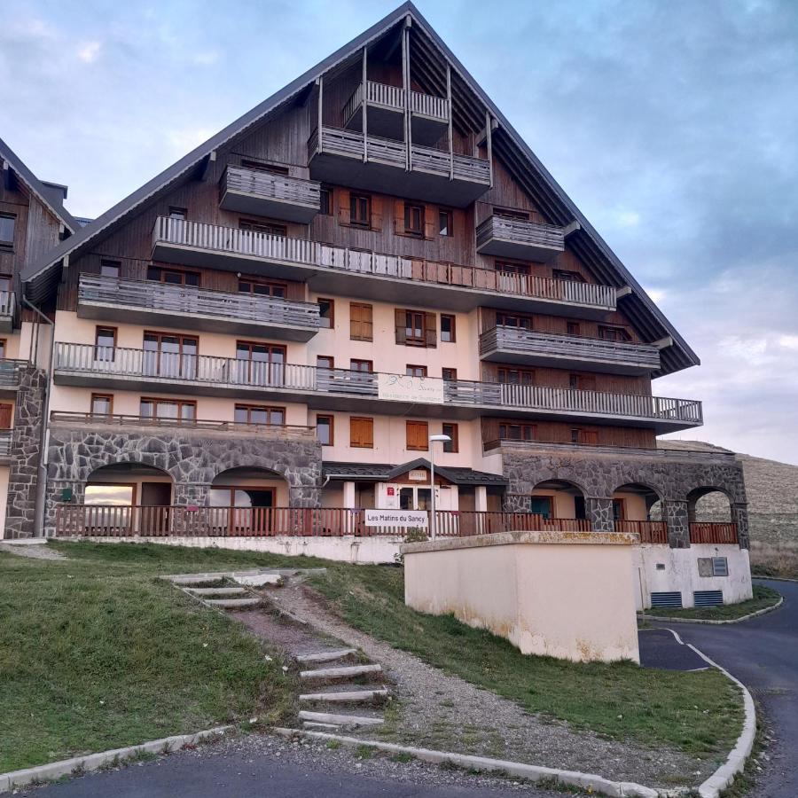 T2 Confortable - Piscine Chauffee - Super Besse Eksteriør billede